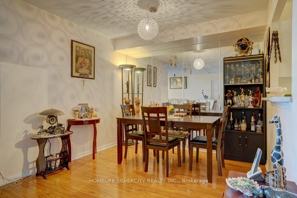 88 Corporate Dr, #1617
