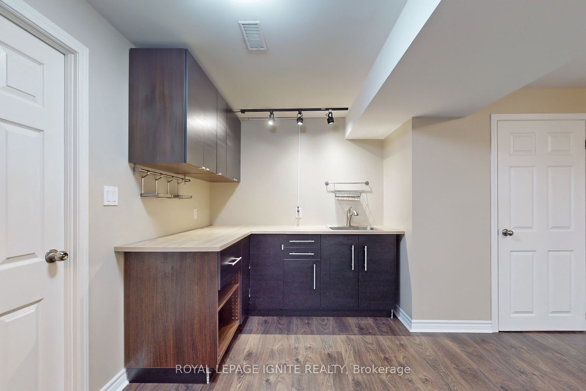 7 Purdue Ave, #Lower