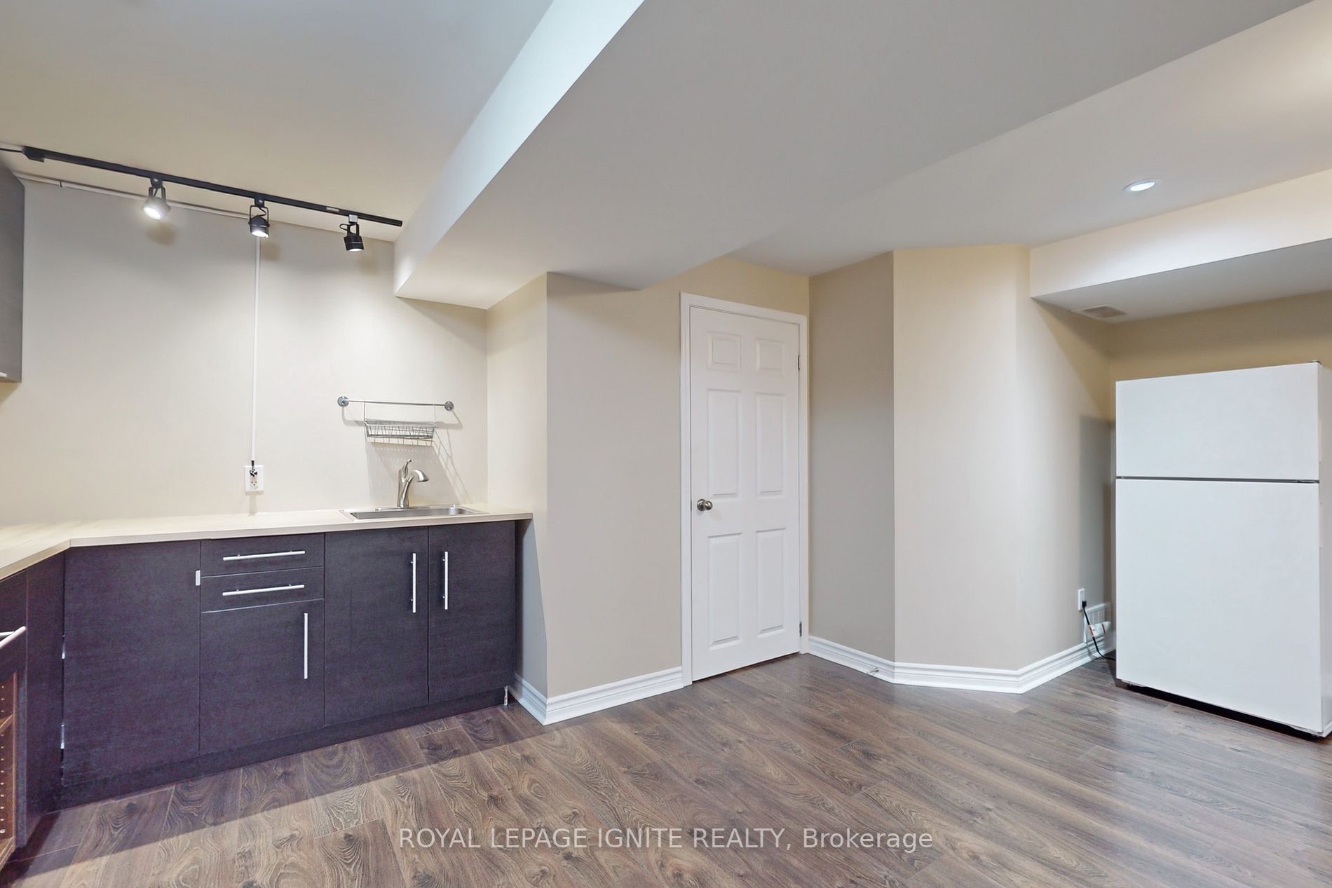 7 Purdue Ave, #Lower