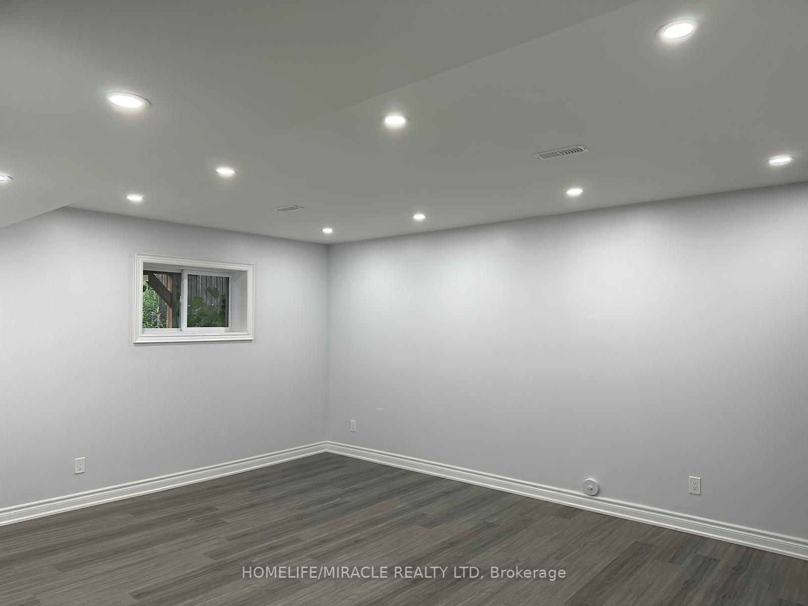 77 Muscat Cres