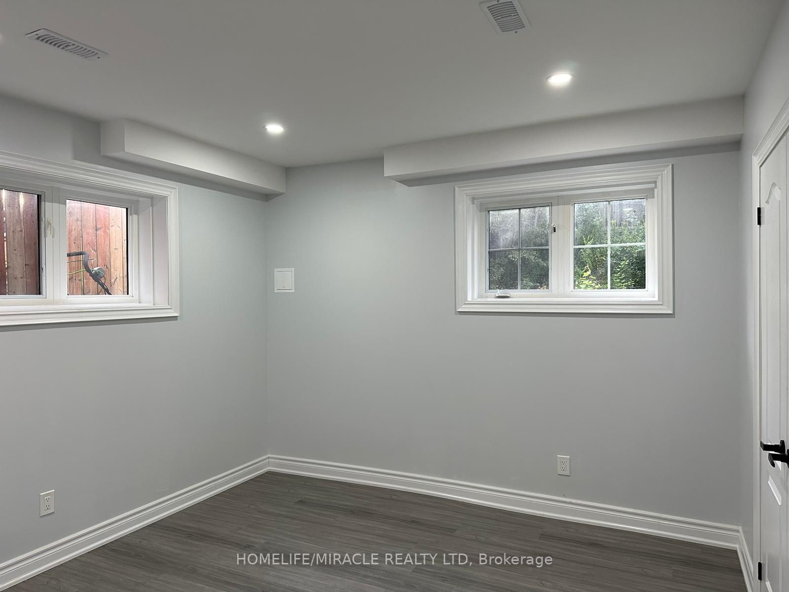 77 Muscat Cres