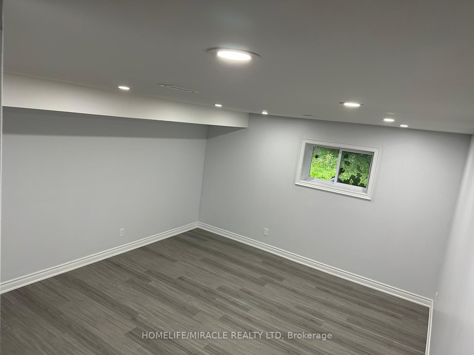 77 Muscat Cres