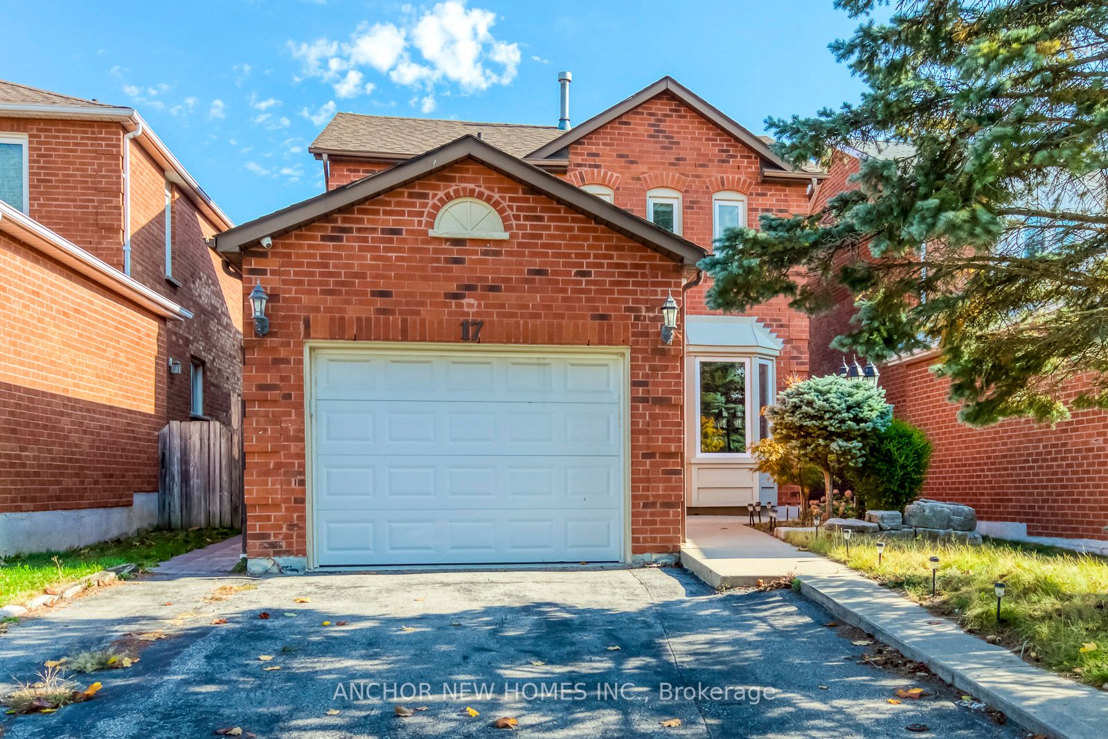 17 Woodstone Pl