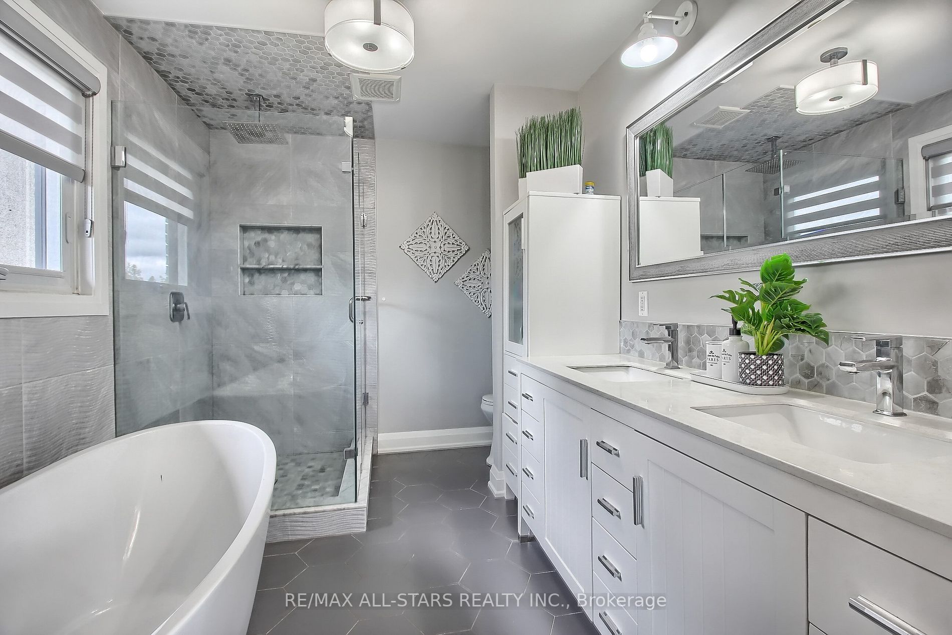 215 Uxbridge Pickering Line