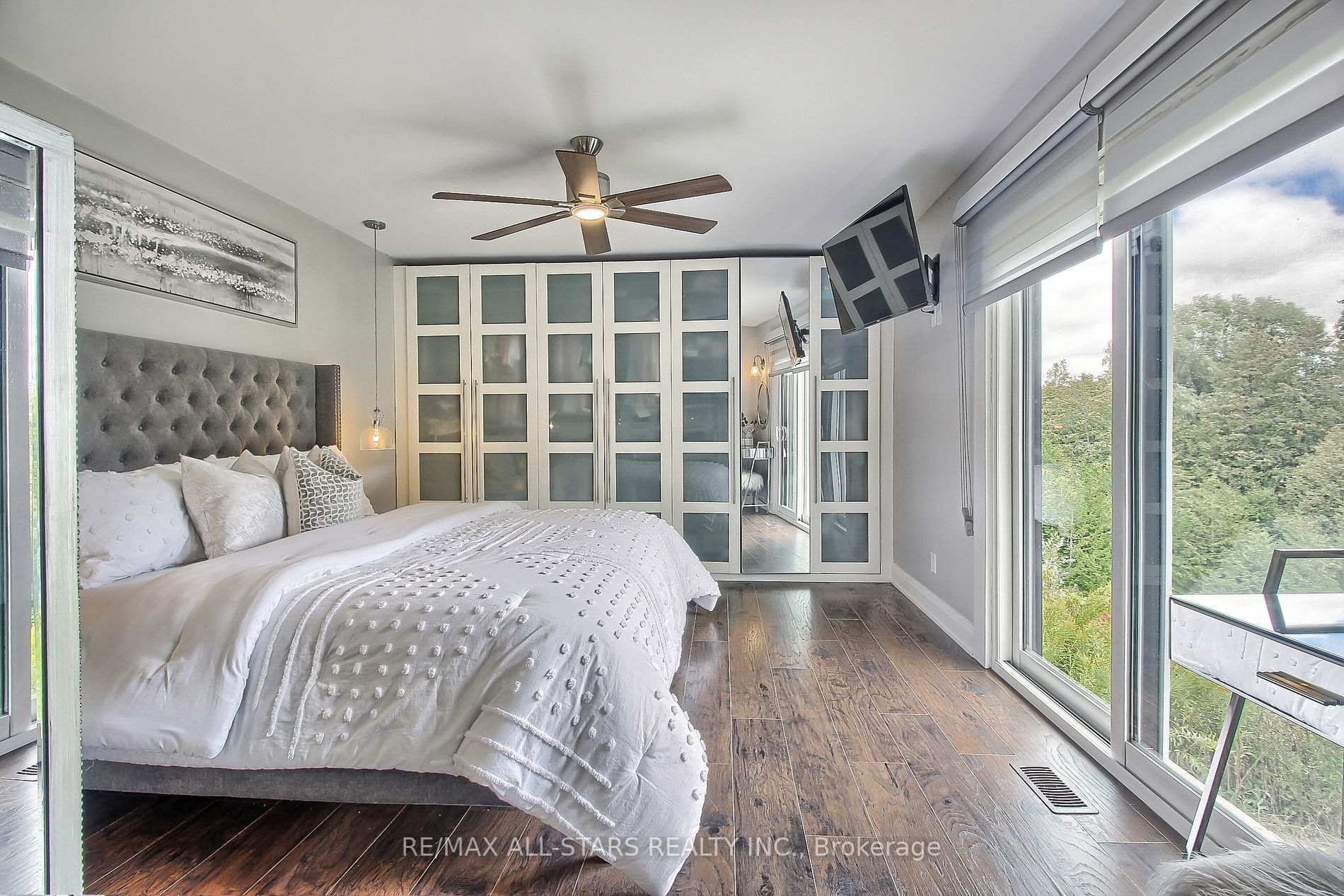 215 Uxbridge Pickering Line