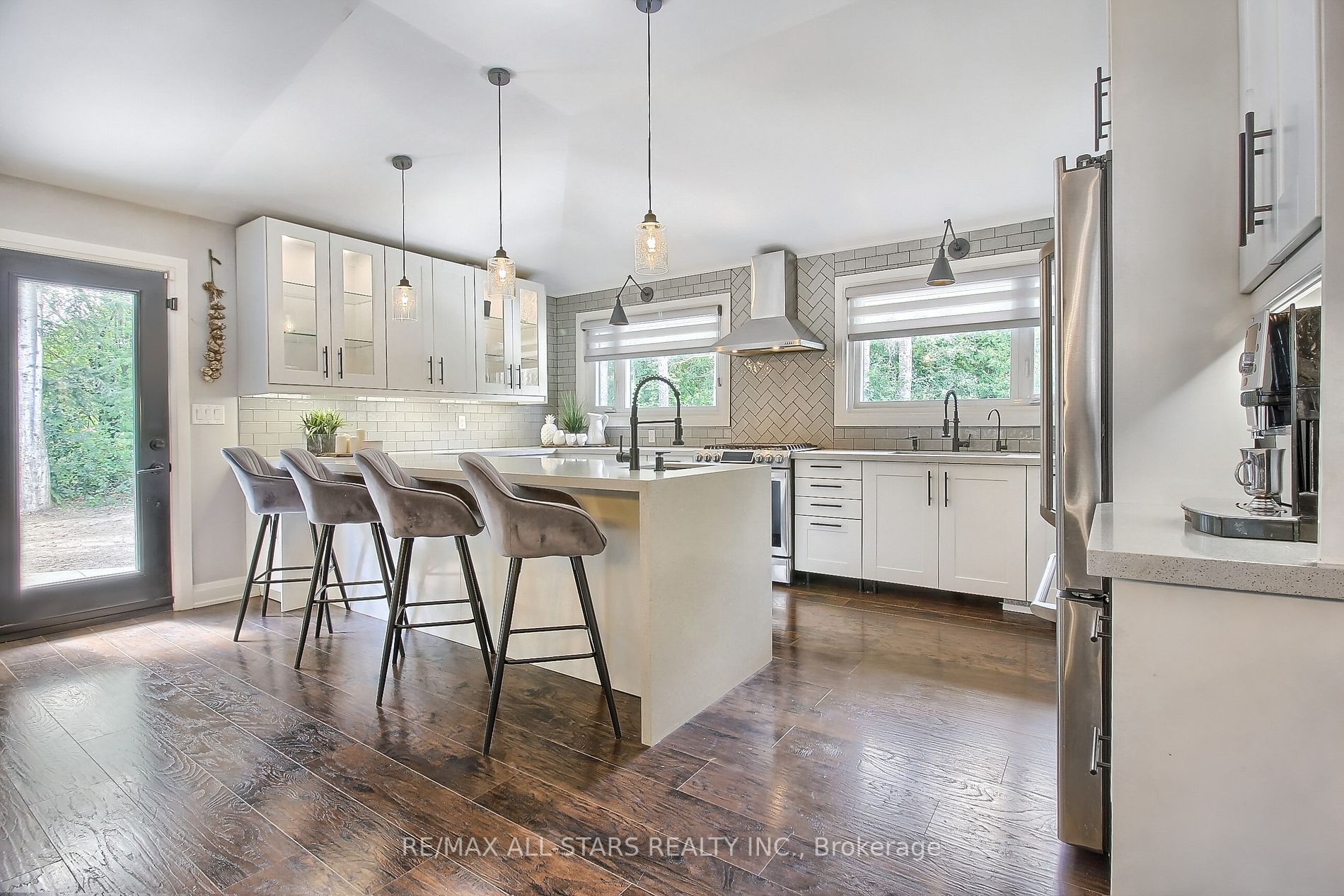 215 Uxbridge Pickering Line