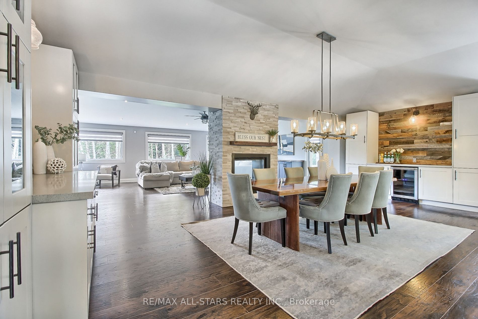 215 Uxbridge Pickering Line