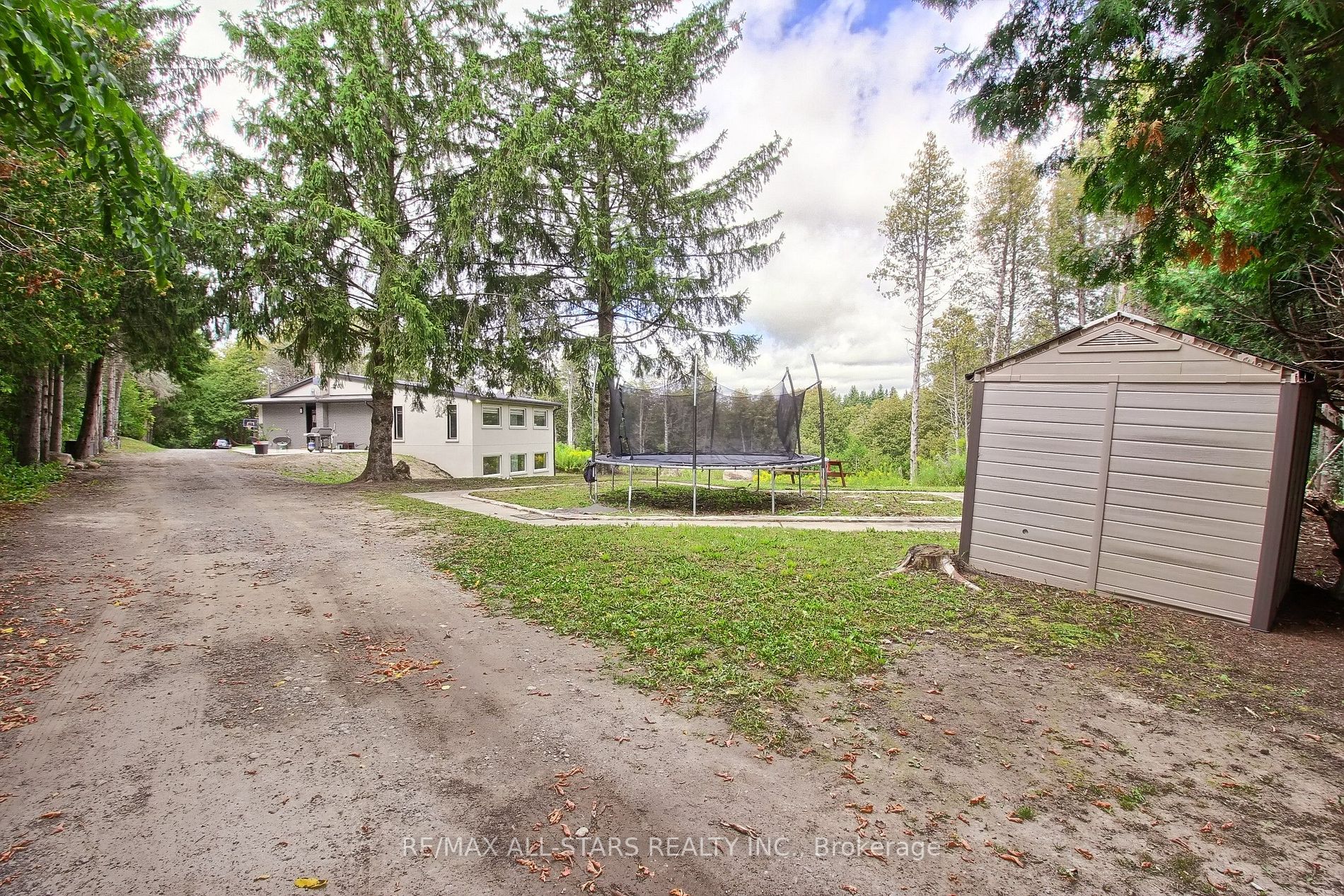 215 Uxbridge Pickering Line