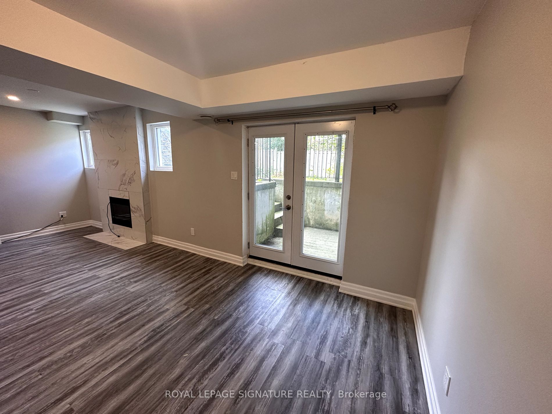 2 Whittington Crt, #Lower