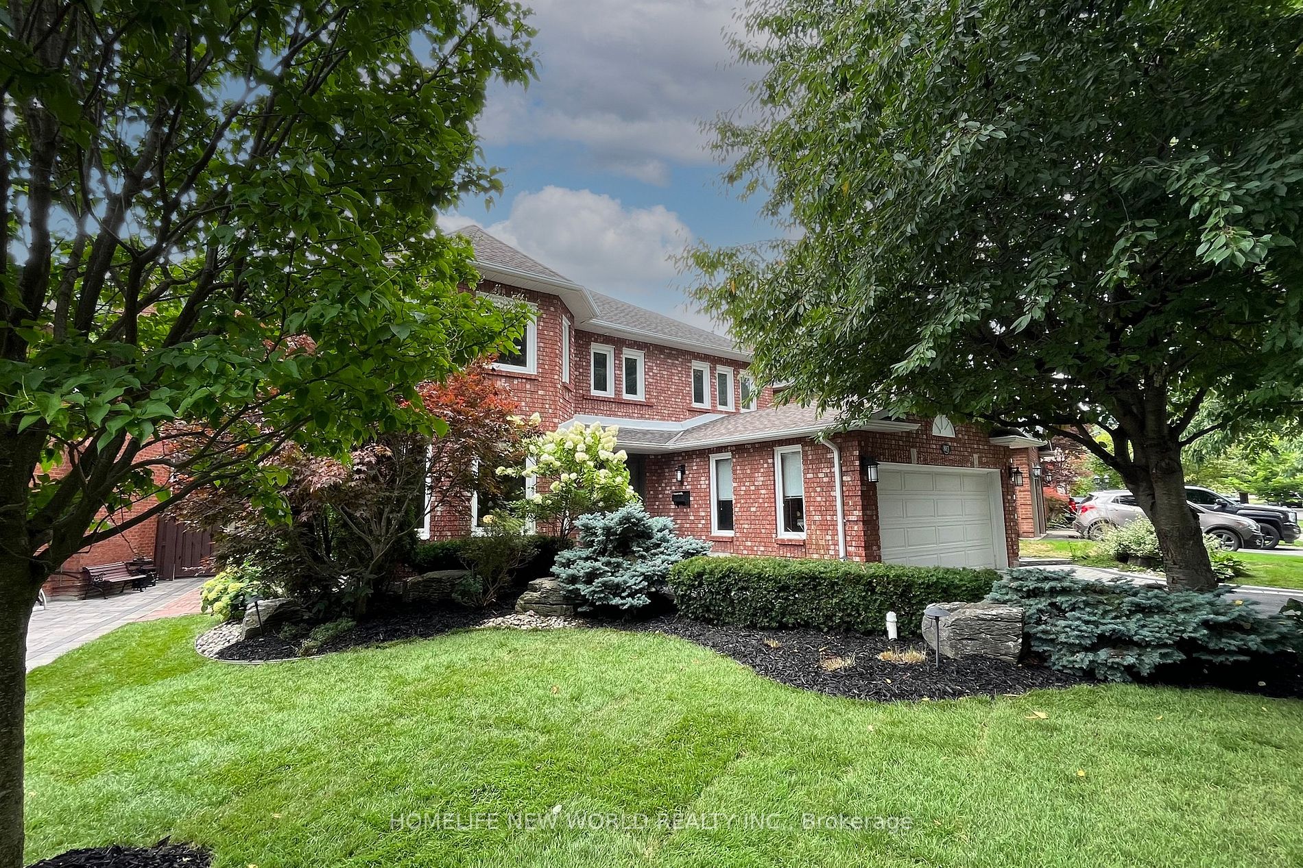 883 Darwin Dr
