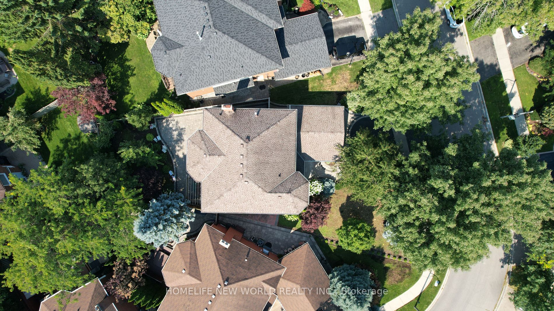883 Darwin Dr