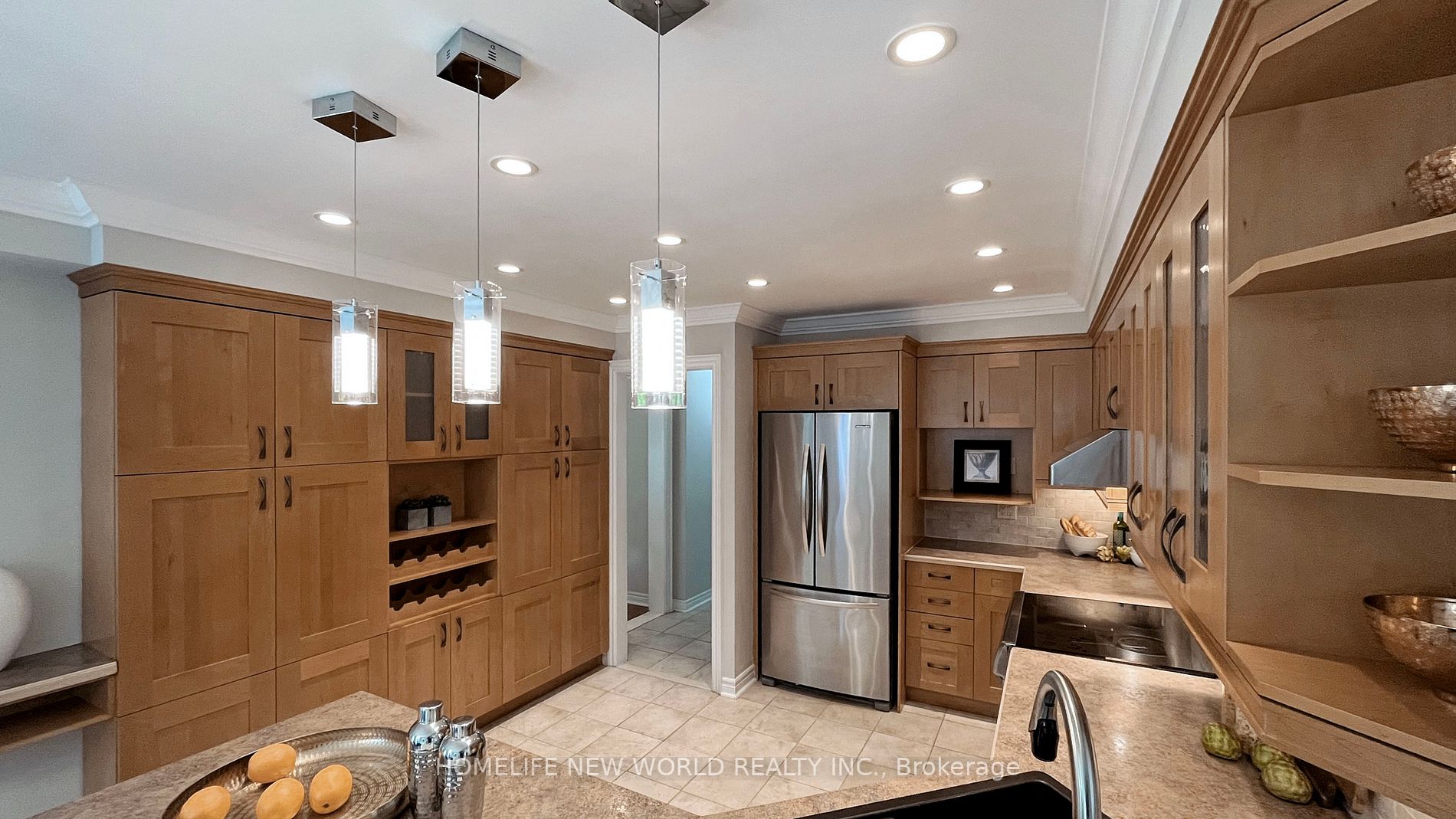 883 Darwin Dr