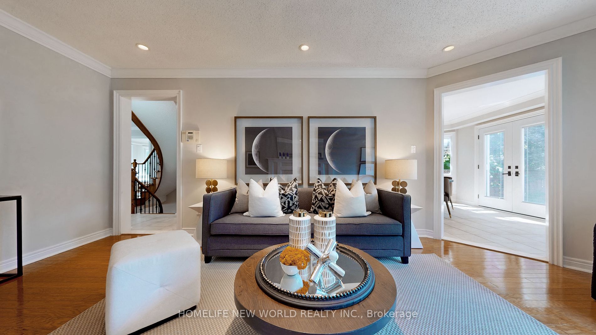 883 Darwin Dr