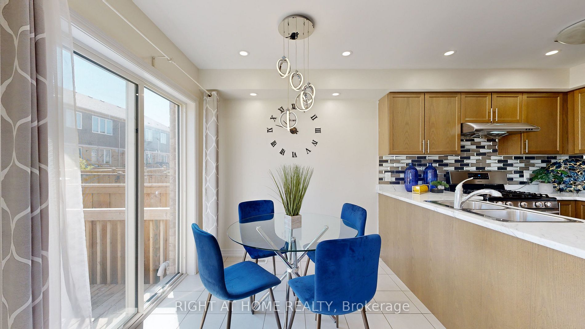 2495 Hill Rise Court