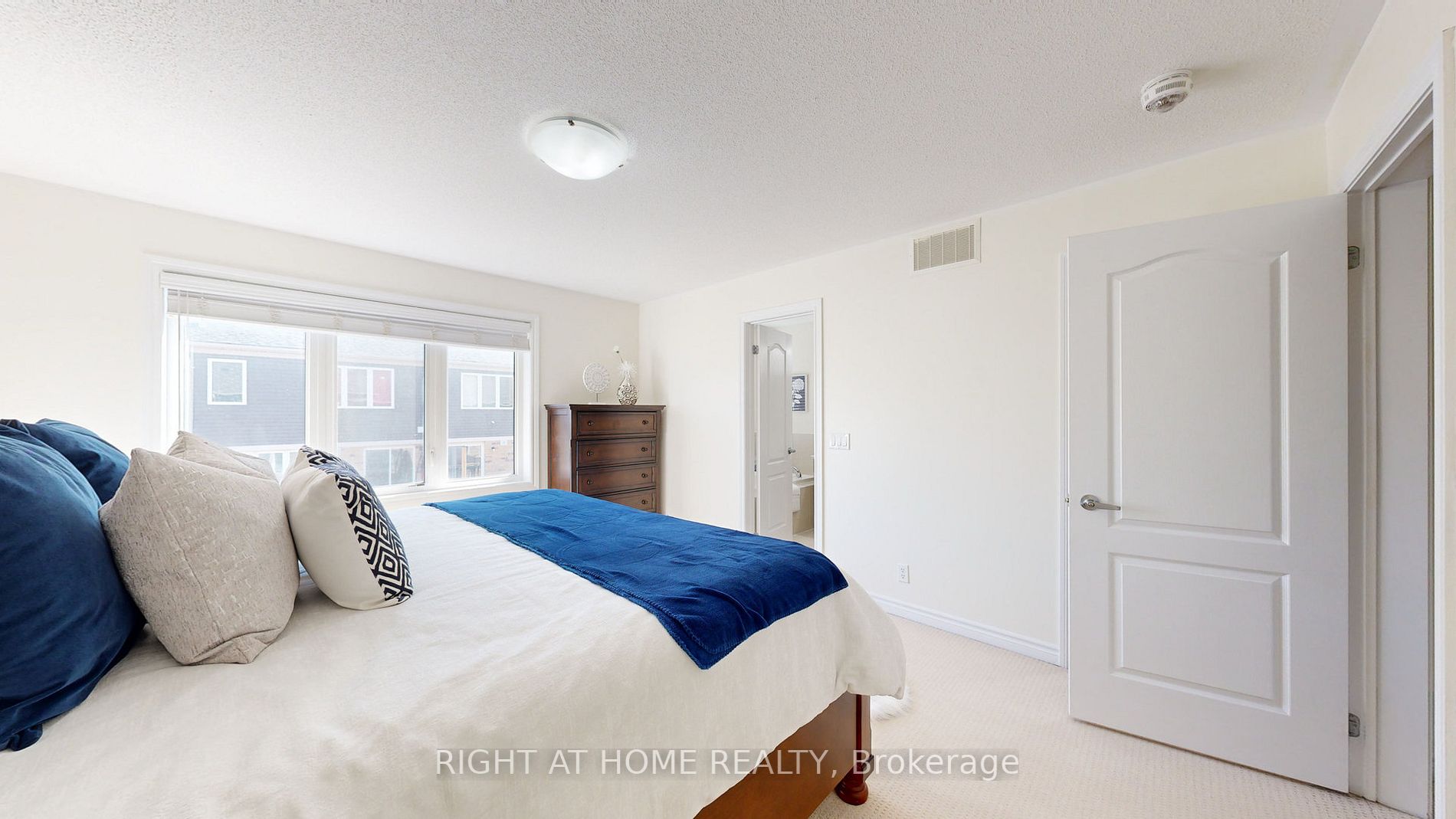 2495 Hill Rise Court