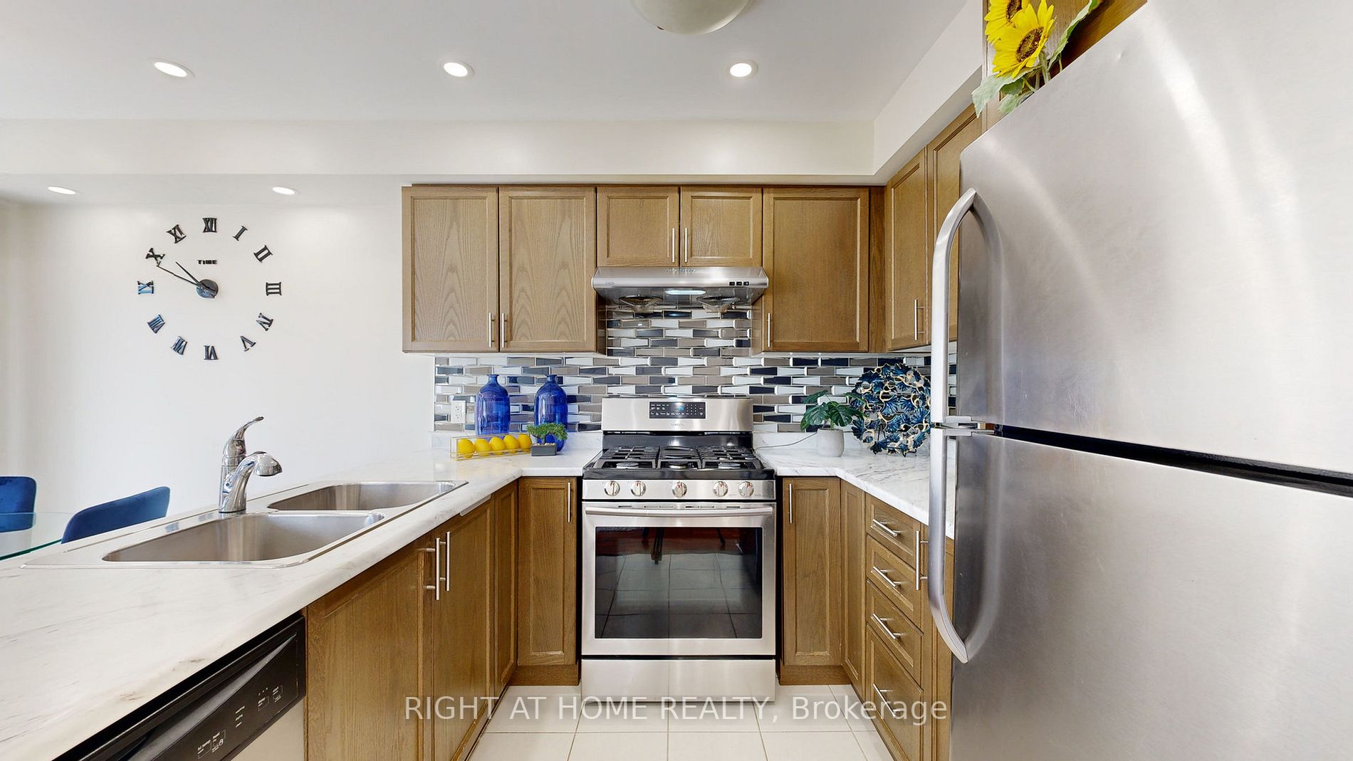 2495 Hill Rise Court