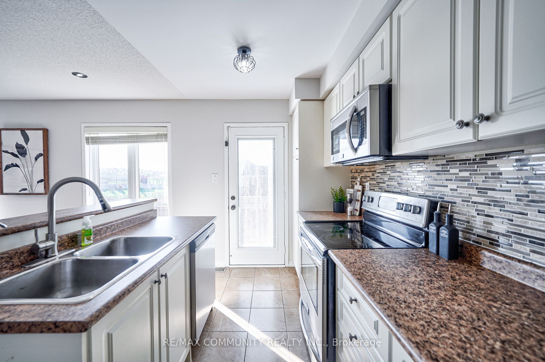 29 Formosa Ave