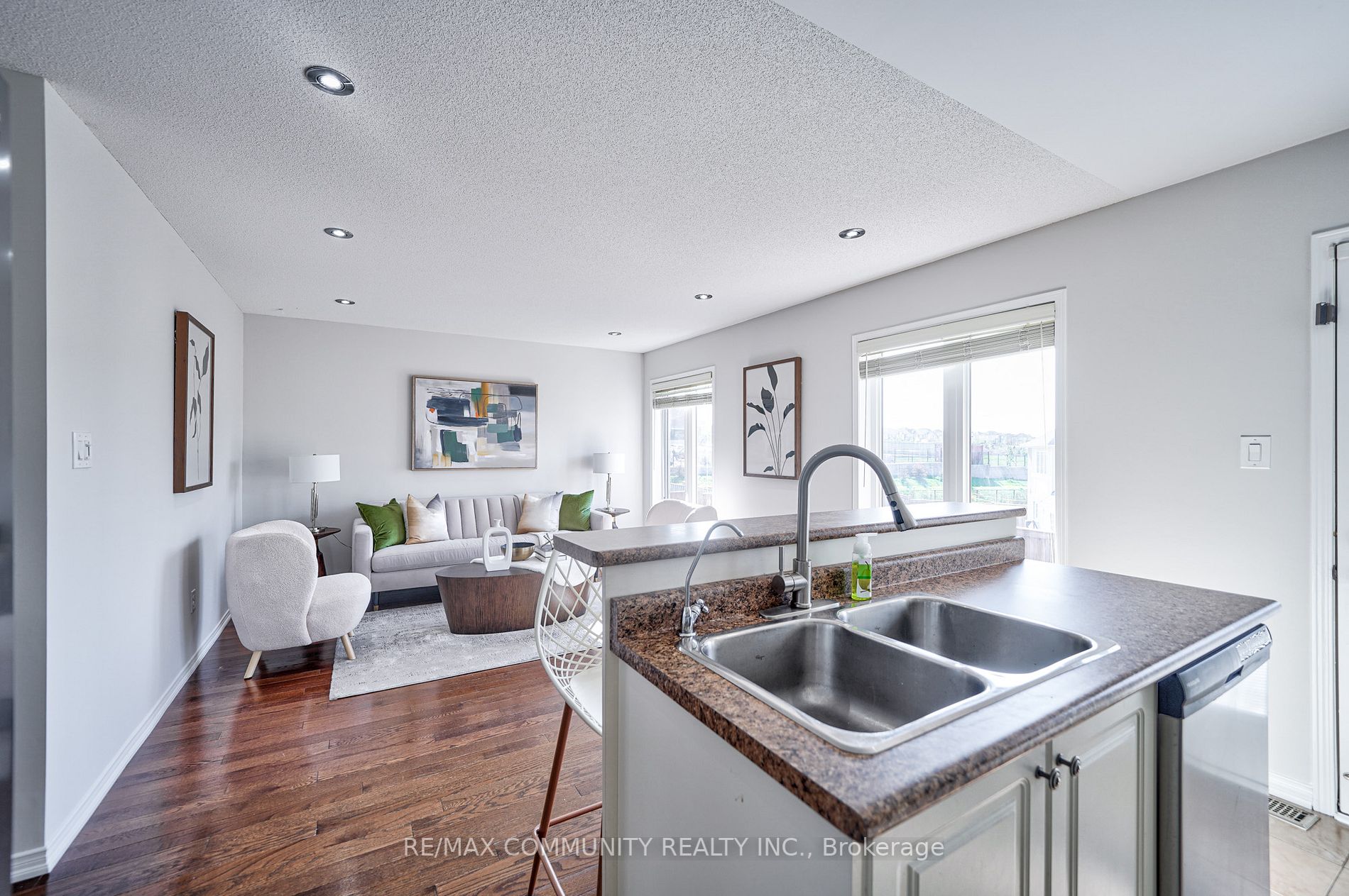 29 Formosa Ave