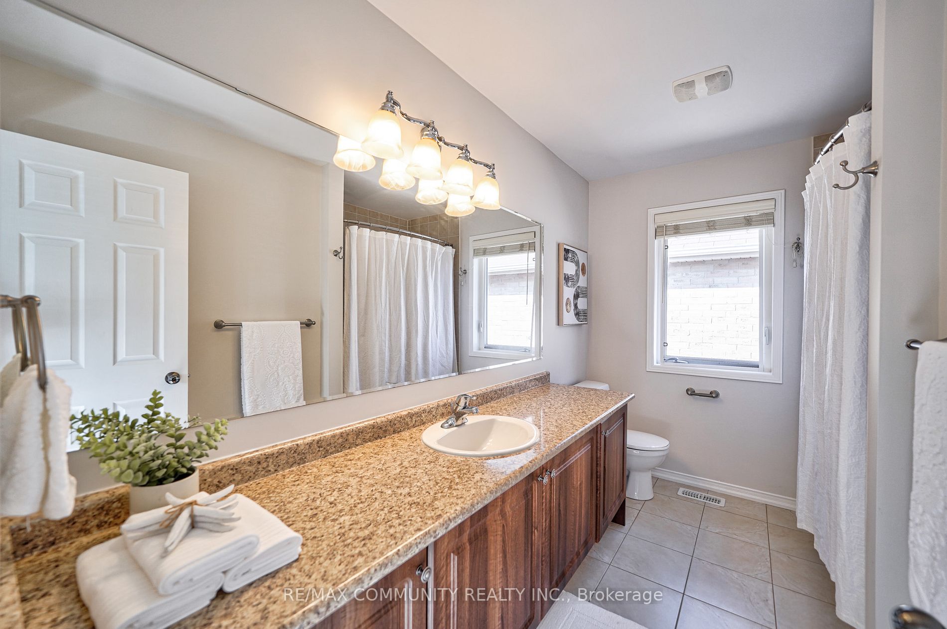 29 Formosa Ave