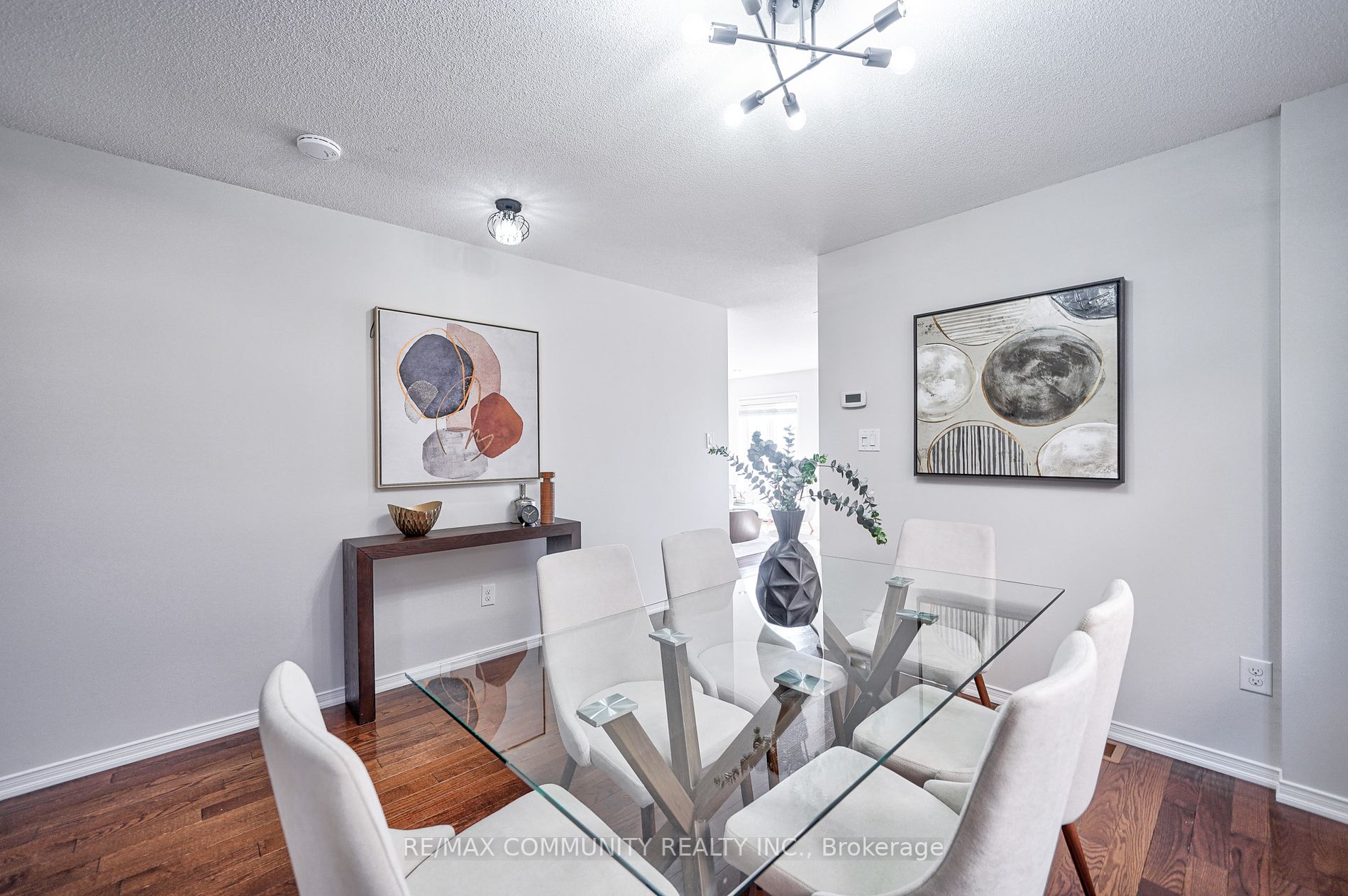29 Formosa Ave