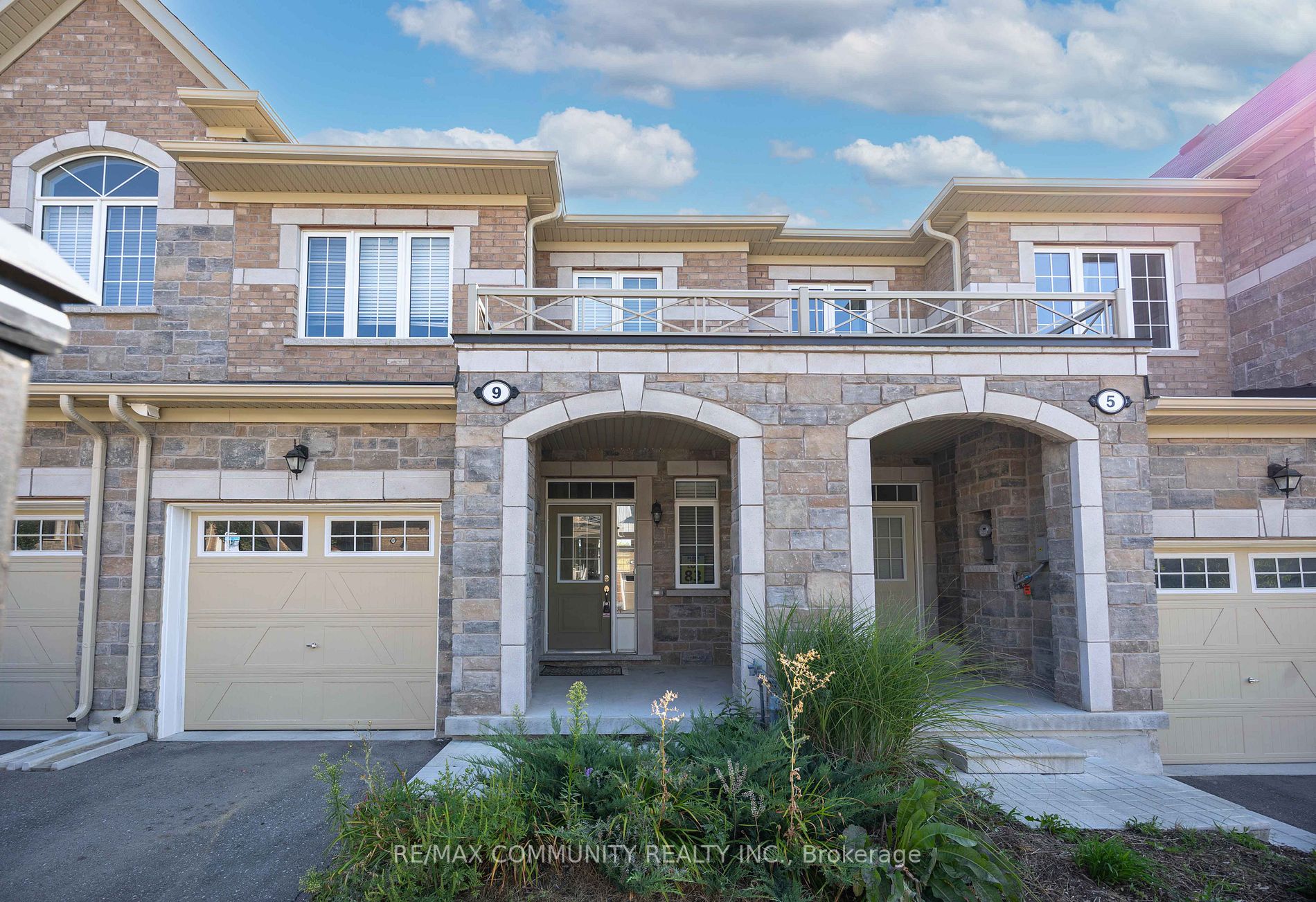 9 Brent Crescent