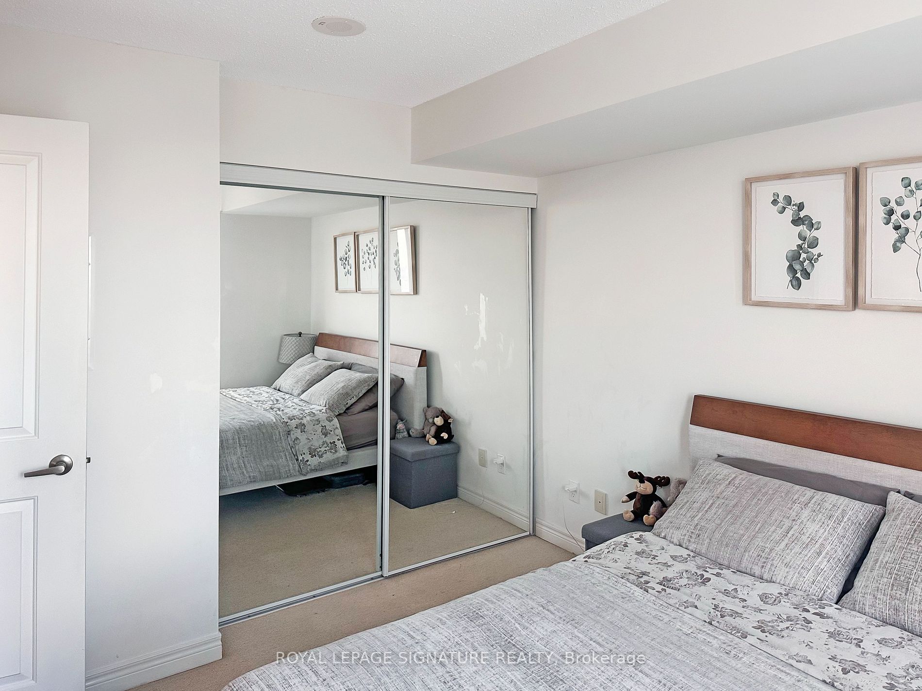 50 Town Centre Crt, #2511