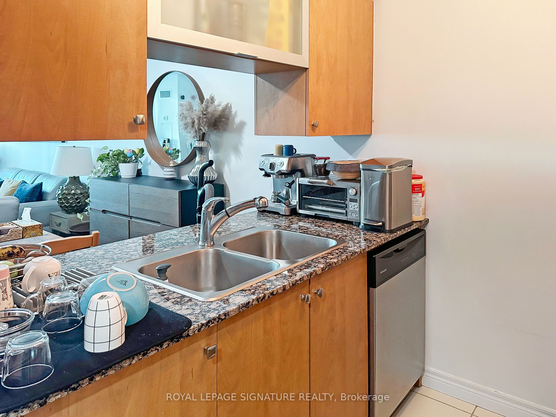 50 Town Centre Crt, #2511