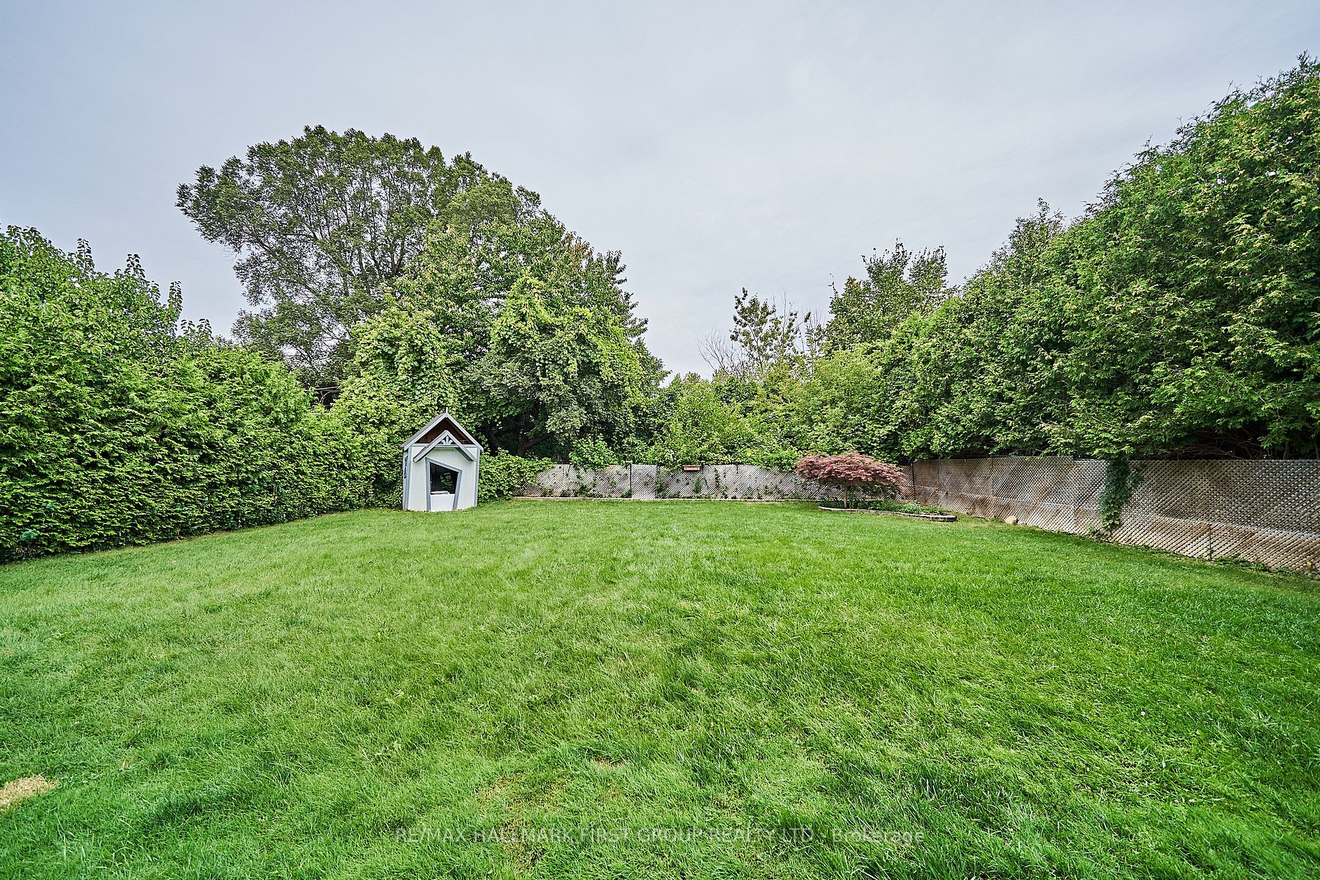 240 Twyn Rivers Dr