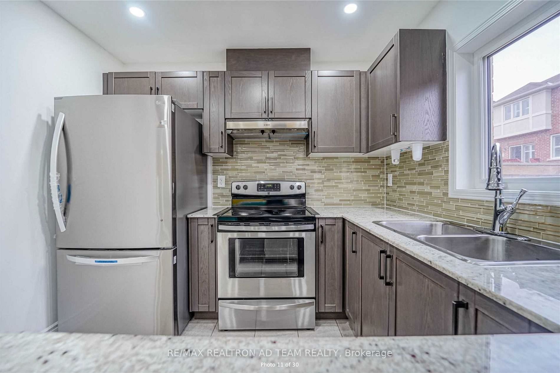 7 Raithby Crescent