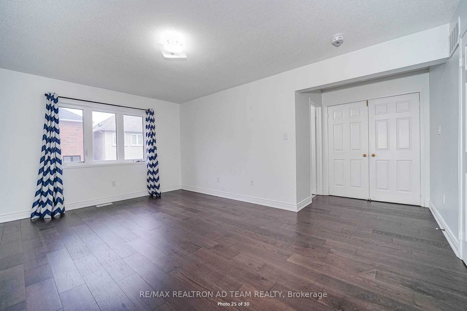 7 Raithby Crescent