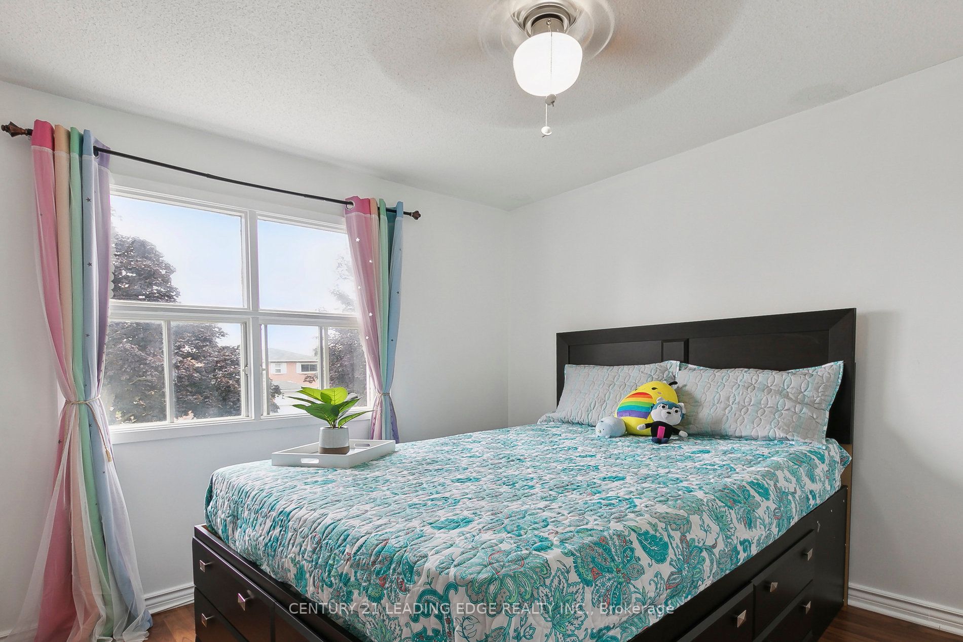 18 Charlton Cres