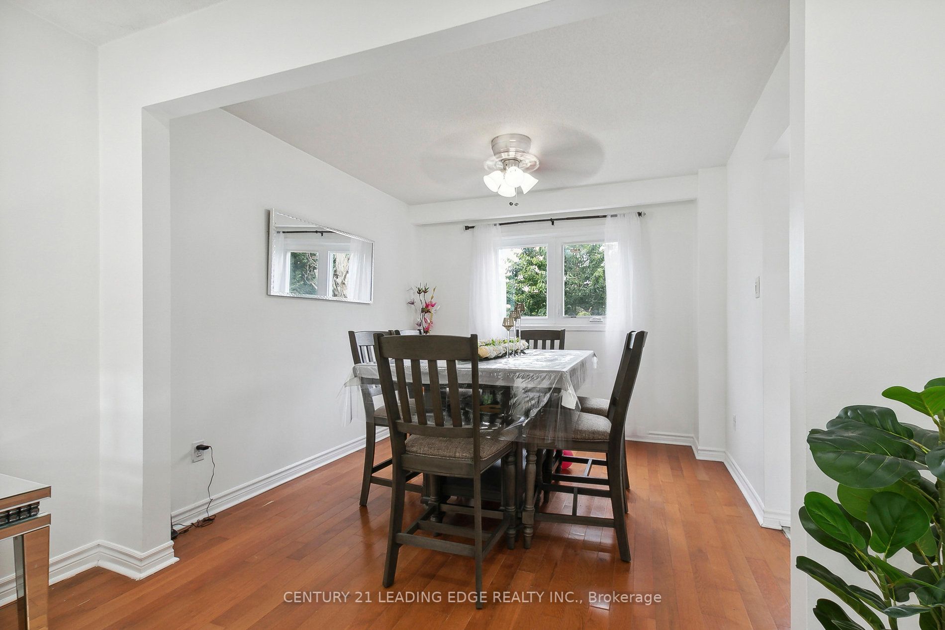18 Charlton Cres
