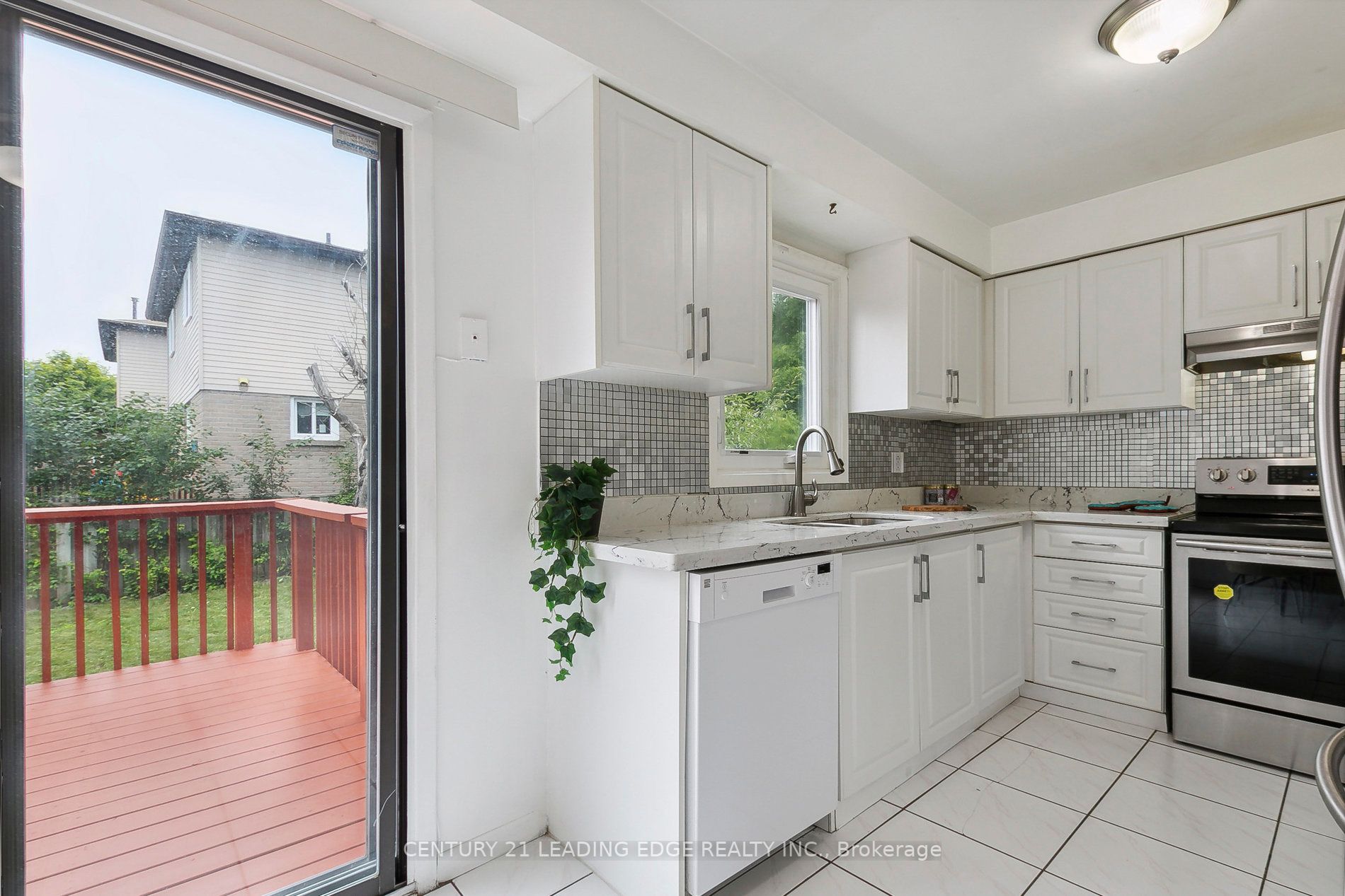 18 Charlton Cres