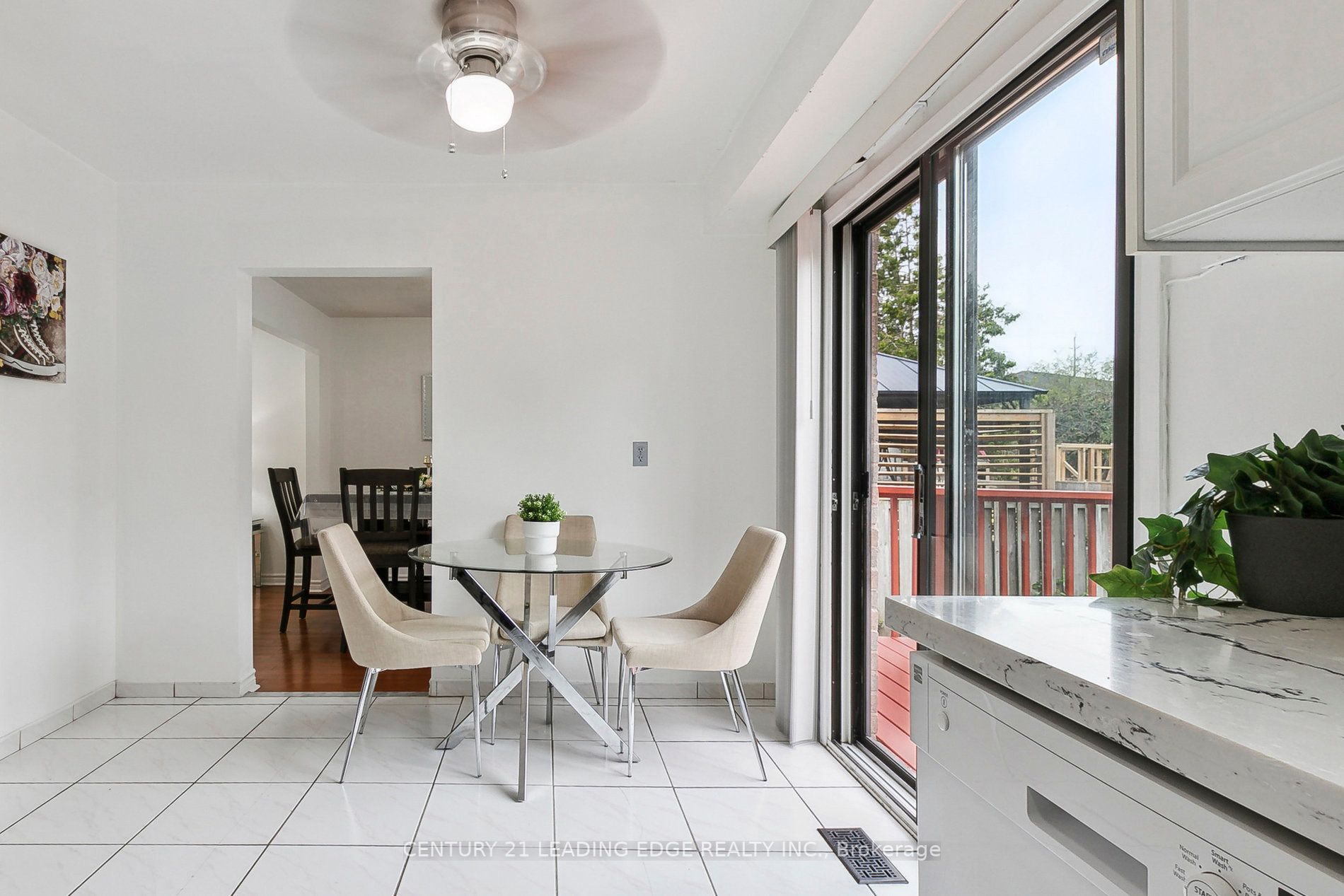 18 Charlton Cres