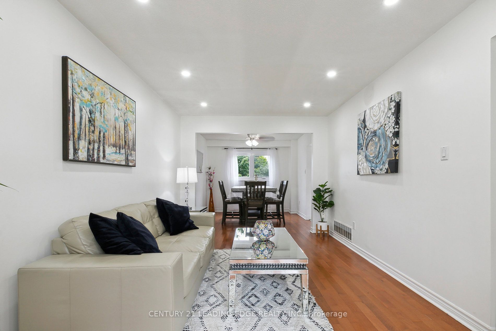 18 Charlton Cres