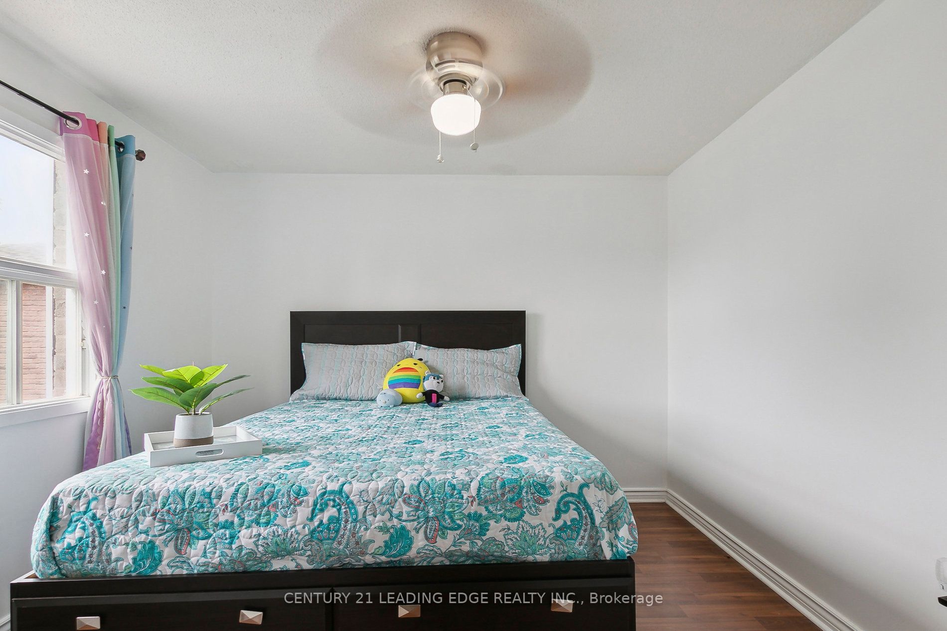 18 Charlton Cres