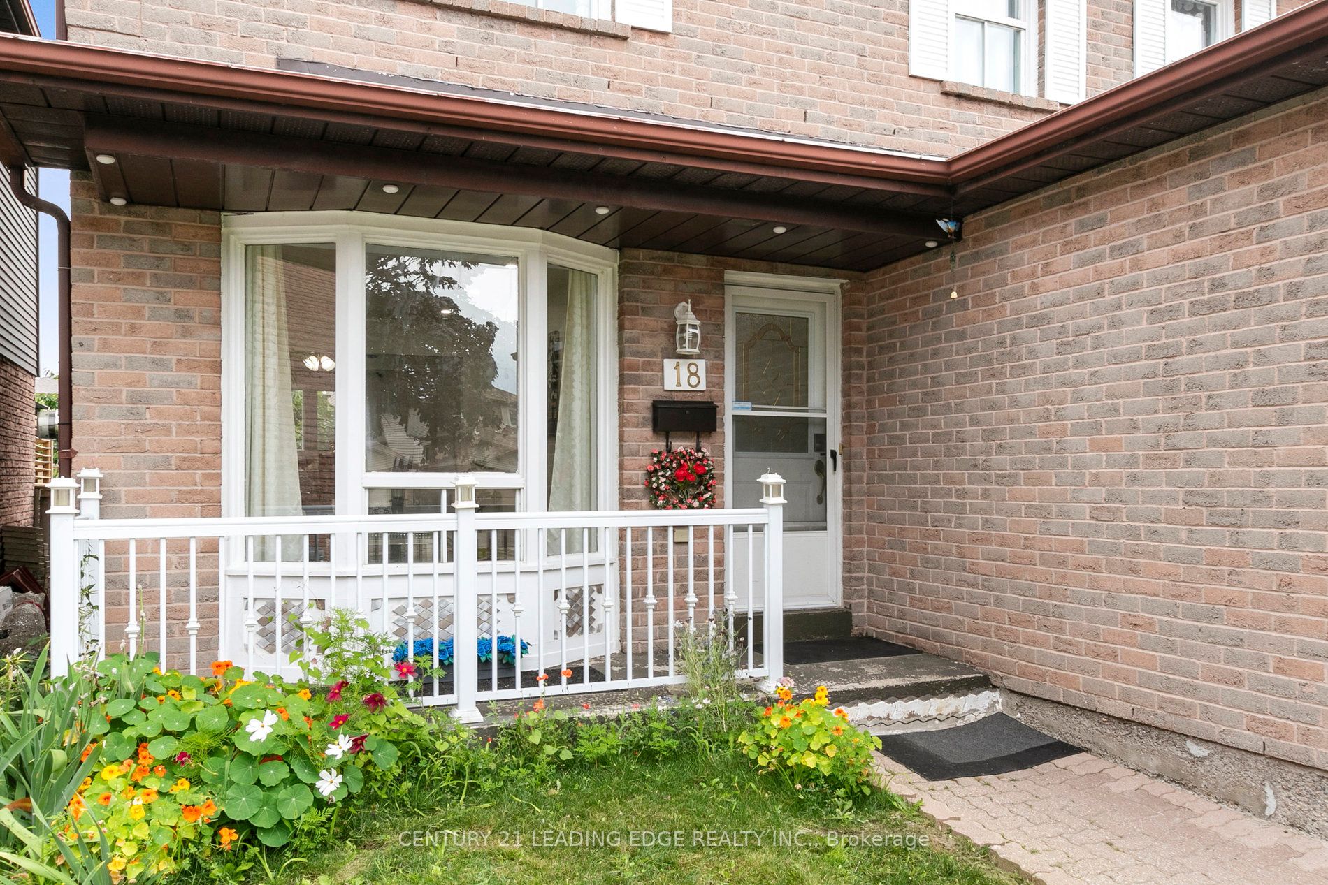 18 Charlton Cres