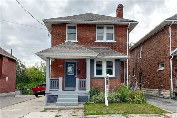 208 Dearborn St, Oshawa