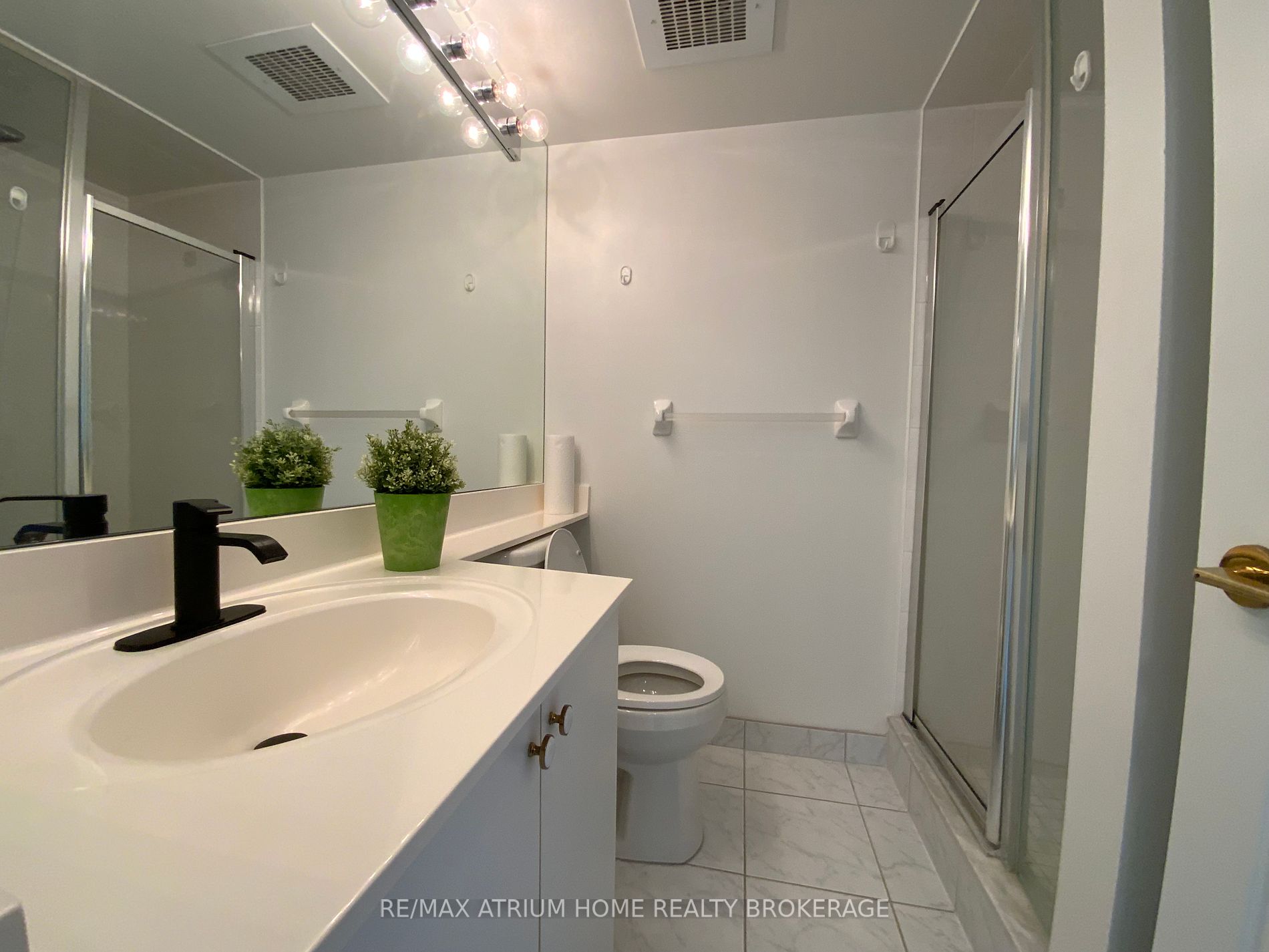 68 Corporate Dr, #3329