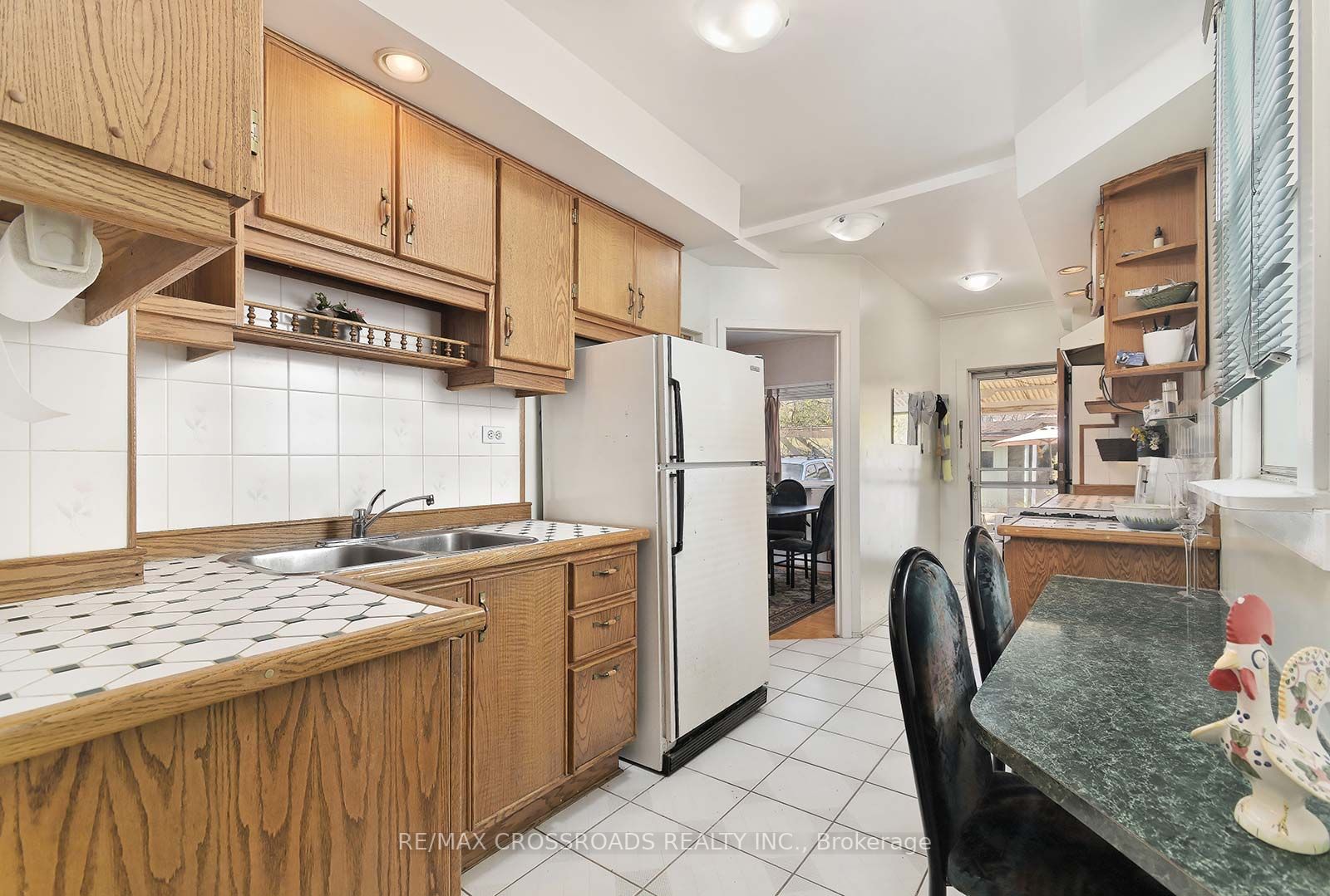 160 King Edward Ave