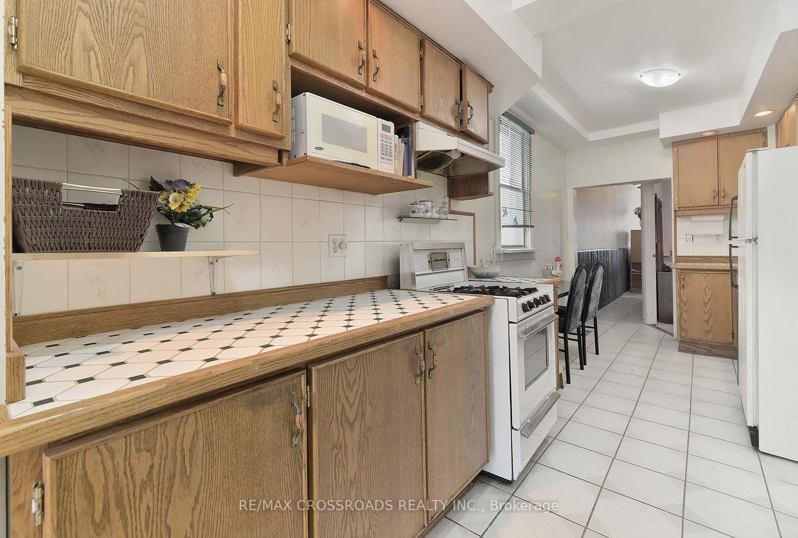 160 King Edward Ave