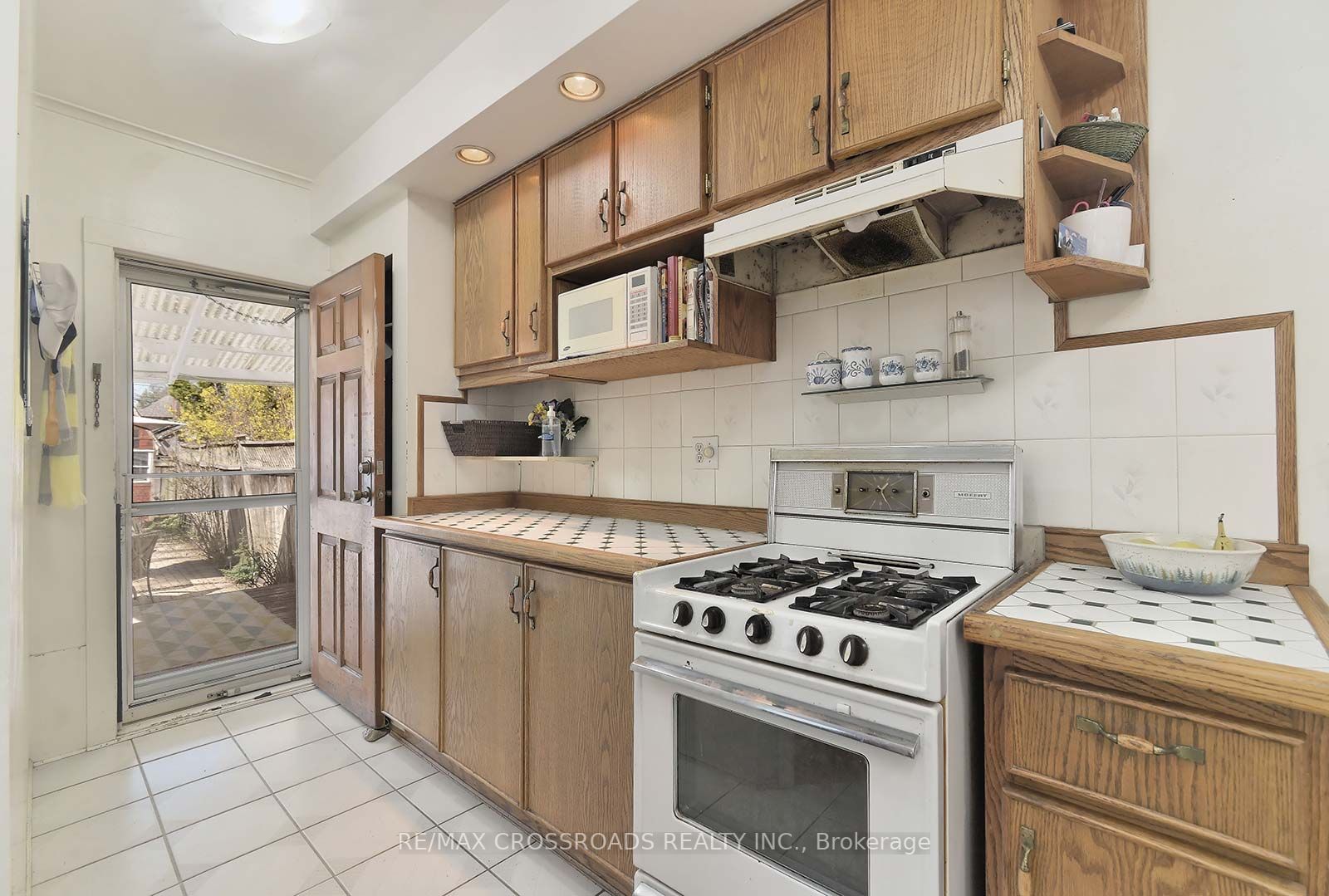160 King Edward Ave