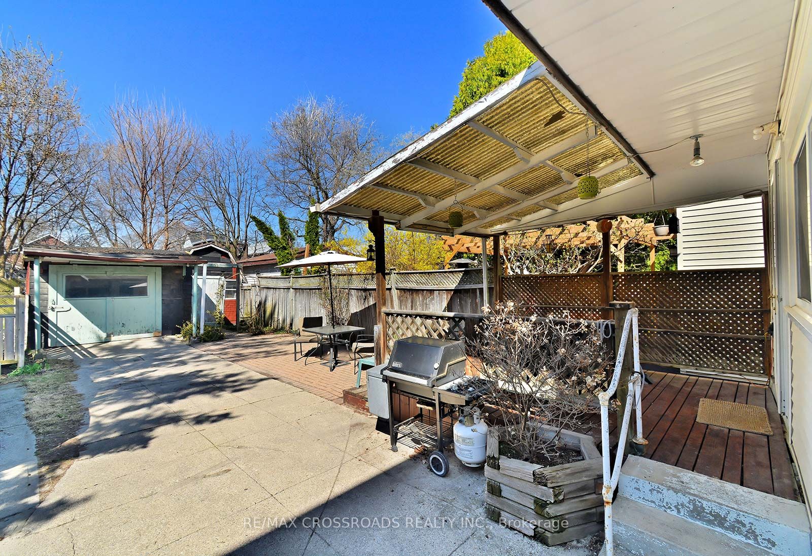 160 King Edward Ave