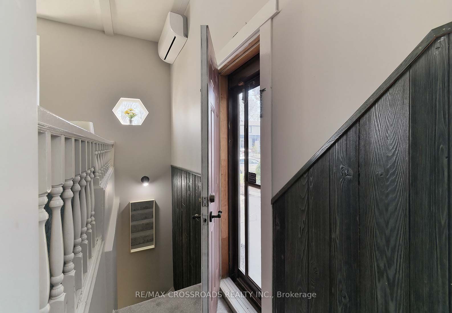 160 King Edward Ave