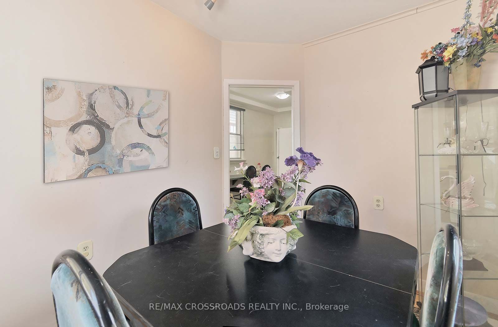 160 King Edward Ave