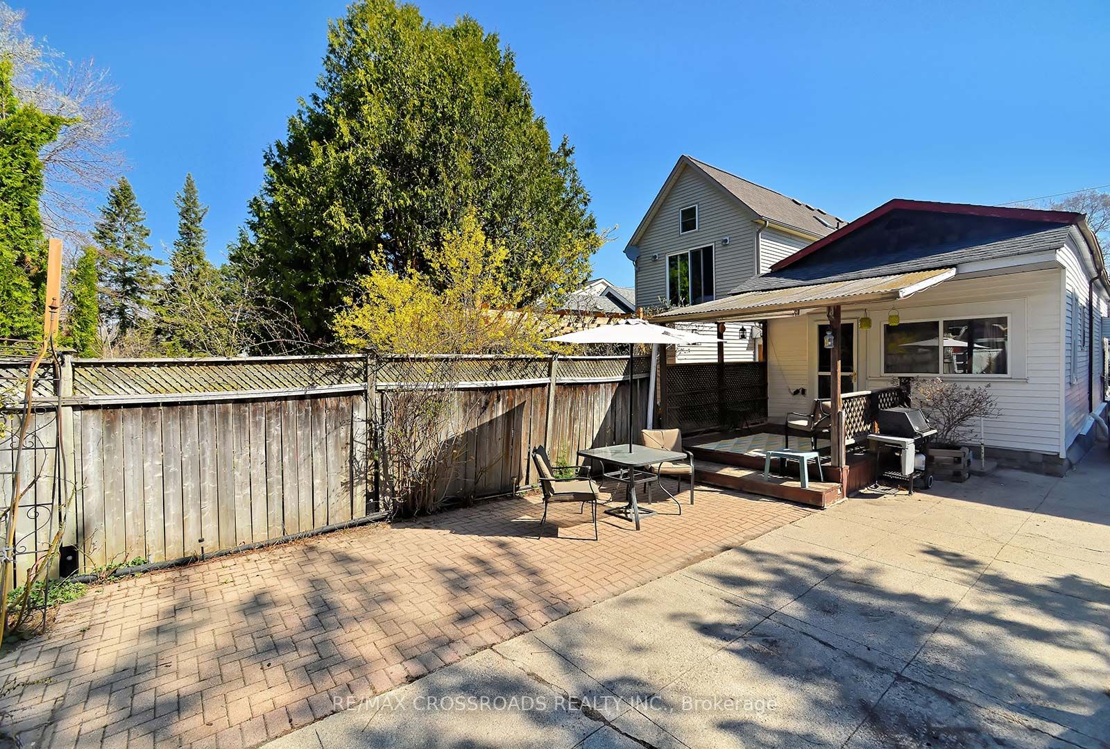 160 King Edward Ave
