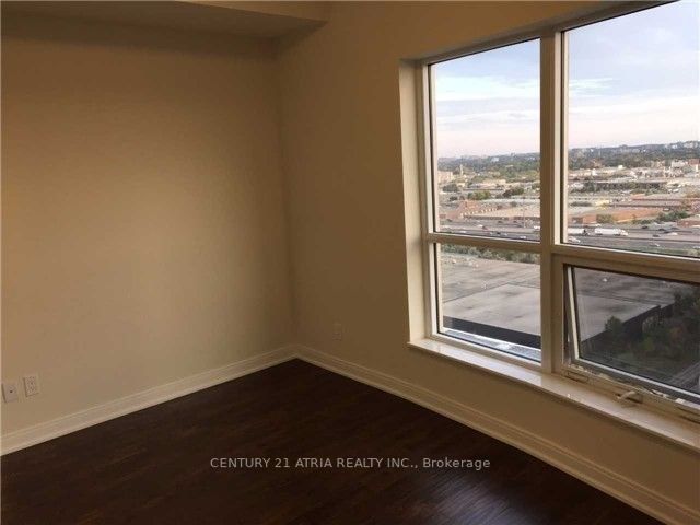 181 Village Green Square, #2211