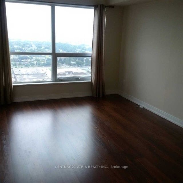 181 Village Green Square, #2211