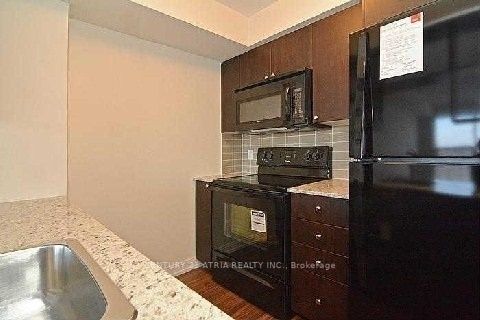 181 Village Green Square, #2211