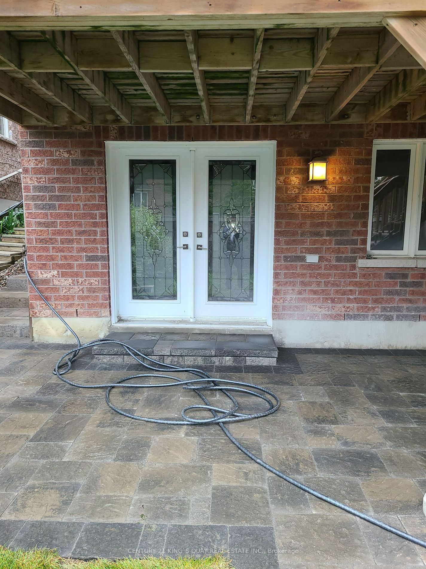 27 Watersplace Ave